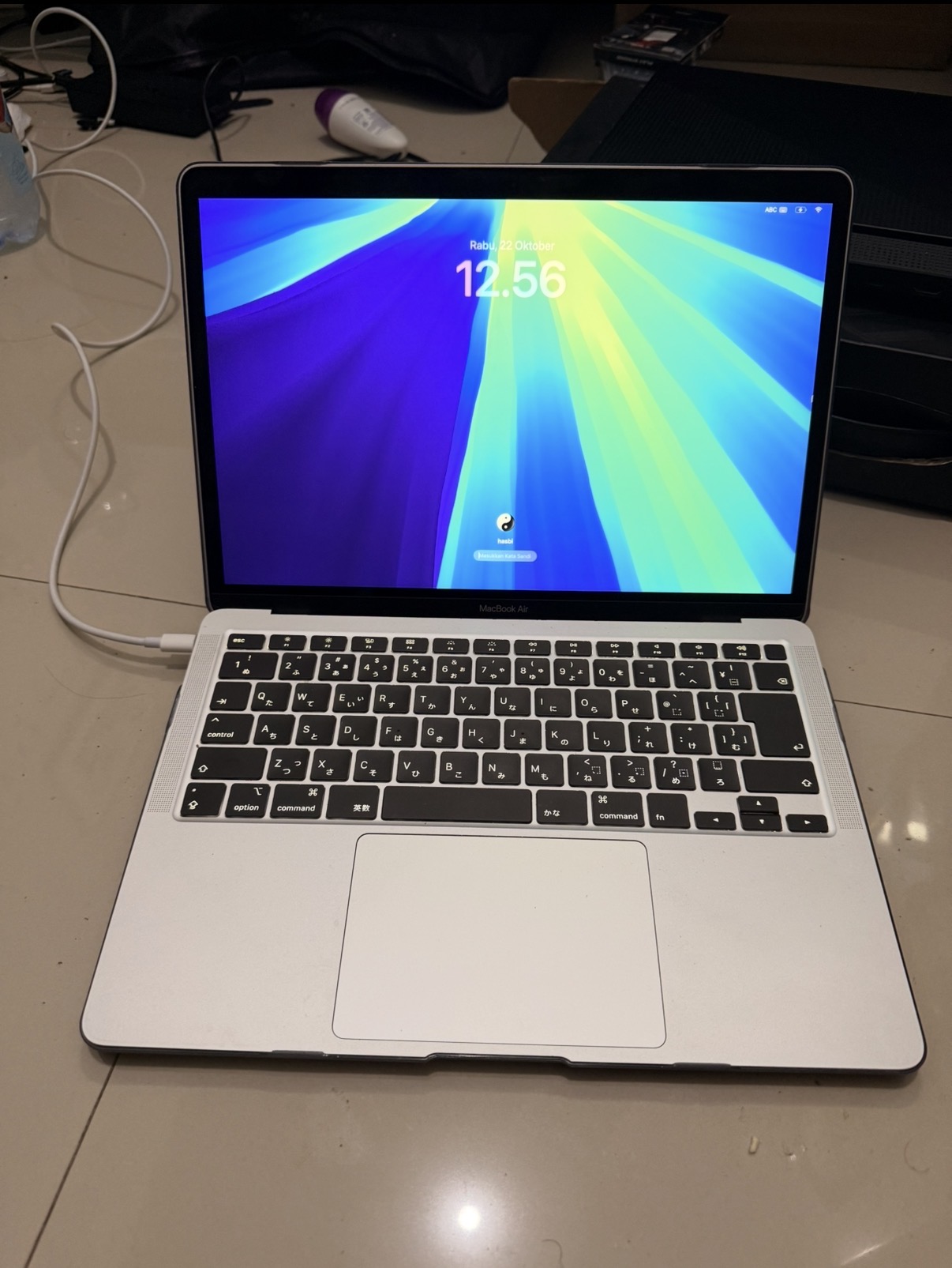MACBOOK AIR 2020 i3 thumbnail 2